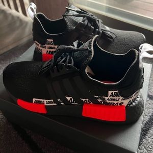 BRAND NEW ADIDAS NMD R1 BLACK CARBON 2021